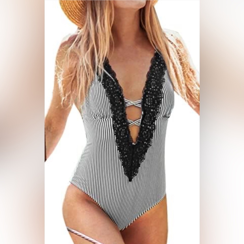 CUPSHE Women's Wish You Well Lace One-Piece Swimsuit Beach Swimwear Size S